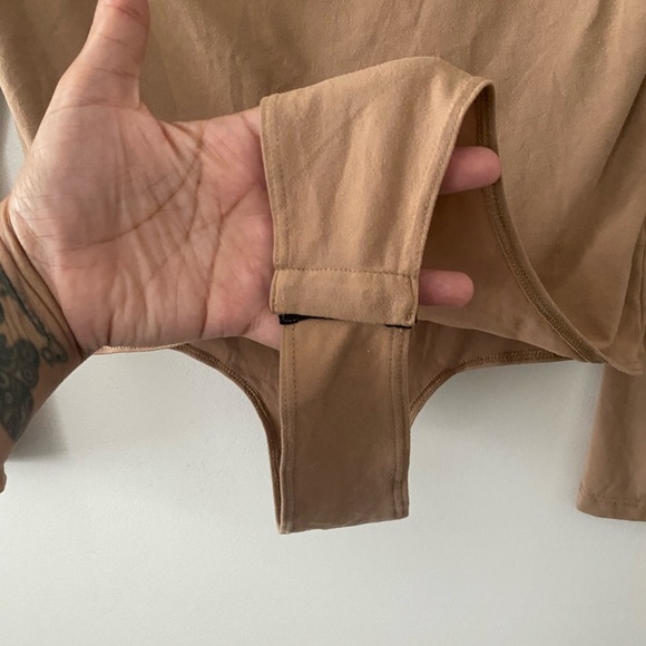 Fashion Nova Show some knowledge off shoulder bodysuit - mocha - Picture 9 of 12